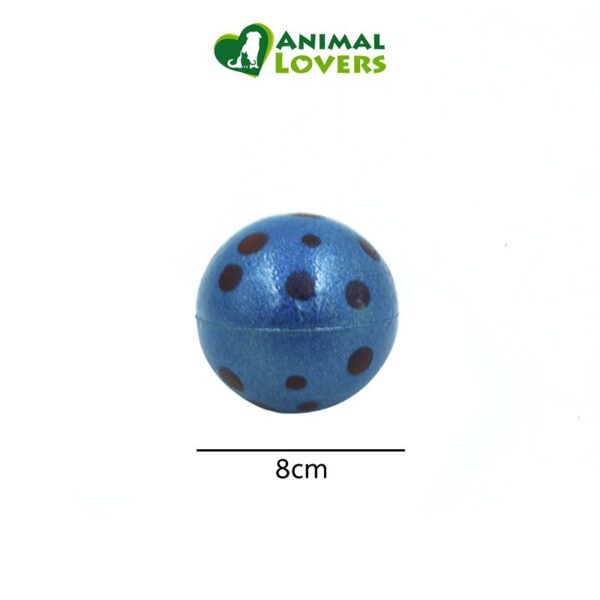 Pelota de Goma Mediana para Perros es una pelota saltarina de vibrante color azul. Ideal para jugar con tu mascota, puede llevarla con tus paseos al parque. Disfruta con este entretenido juguete para perros. Asegura la diversión.