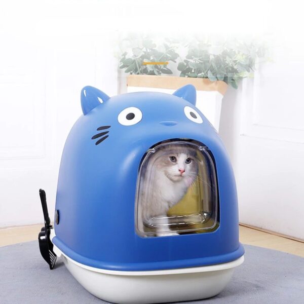 Arenero Cerrado Gato Totoro Azul es una baño de lujo para tu mascota. Este cómodo baño sanitario ofrece la privacidad que tu michi necesita